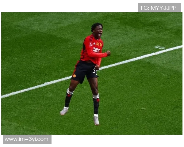 那不勒斯与梅努经纪人洽谈曼联考虑外租球员方案